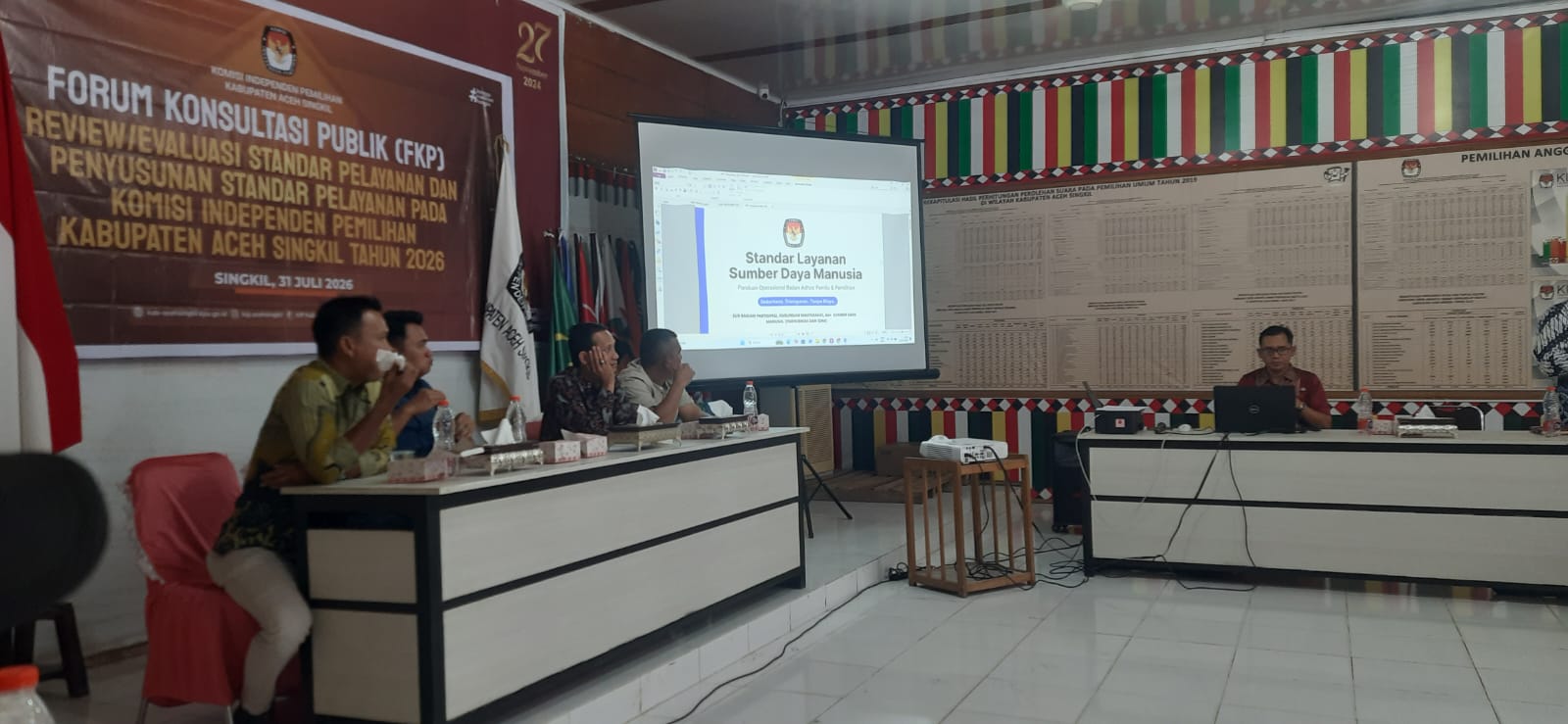 You are currently viewing KIP Aceh Singkil Libatkan Publik Evaluasi Standar Pelayanan Pemilu