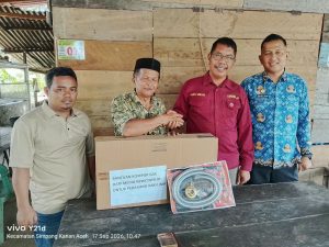 Read more about the article Newscyber.id Salurkan Kompor Gas untuk Pelaku Usaha Kecil di Aceh Singkil