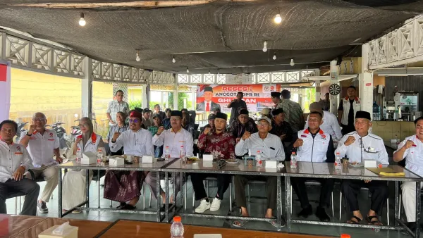 Ghufron Zainal Abidin, Anggota Komisi V DPR RI Fraksi PKS Dapil Aceh I, serap aspirasi masyarakat Aceh Singkil di Senina Cafe |Dok. Radio XtraFM