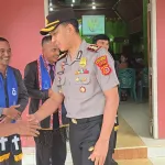 Kedatangan AKBP Joko Triyono, Kapolres Aceh Singkil disambut pendeta dan pengurus gereja Kuta Kerangan lDok.Humas