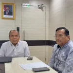 Bupati Aceh Singkil ,Safriadi Oyon (kanan) menemui Direktur Jenderal Perlindungan Sosial Kementerian Sosial, Agus Zainal Arifin (kiri) di kantor Kementerian Sosial lDok.Prokopim Aceh Singkil
