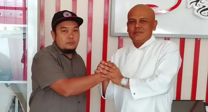 T. Rival Amiruddin, Ketua DPW PSI Aceh (kanan) bersama A. Sinaga, Ketua DPD PSI Aceh Singkil. lDok.Istimewa