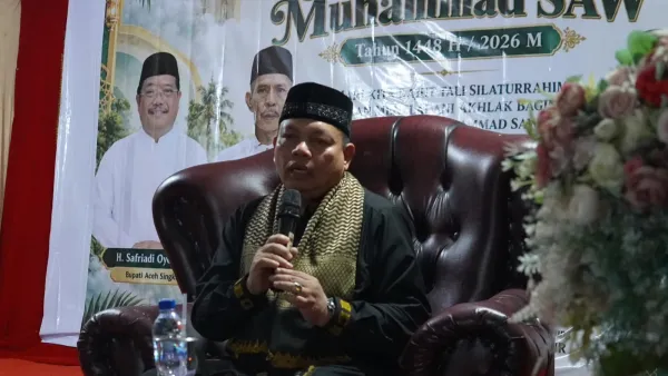 Tgk. Misran Fuadi, Kepala Dinas Syariat Islam Aceh mengisi tausiyah peringatan Maulid Nabi di ACeh Singkil ldok.istimewa